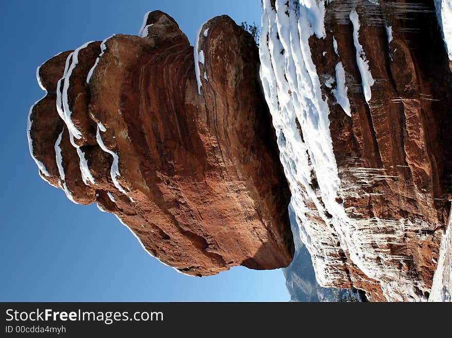 Balanced rock in the garden of the gods