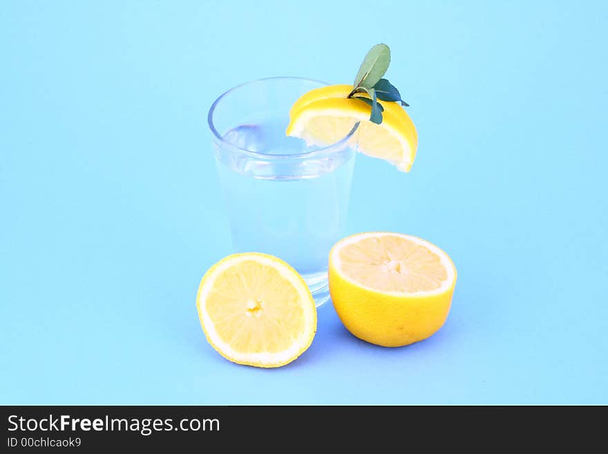 Fresh lemon and very very cold water. Fresh lemon and very very cold water