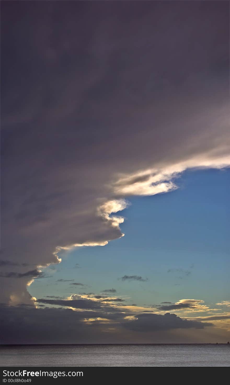 Sunset and thunder over the Pacific Ocean