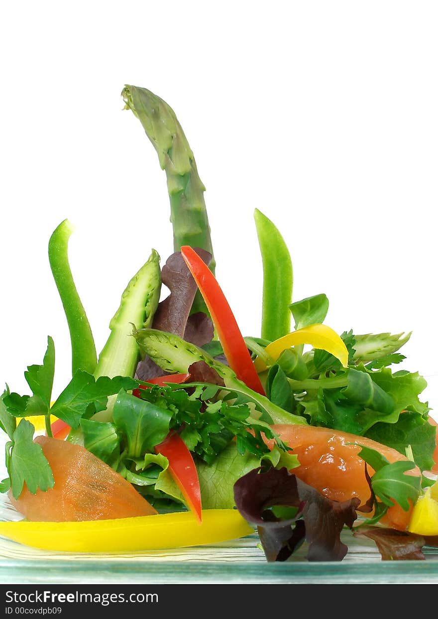 Salad of raw vegetables and asparagus