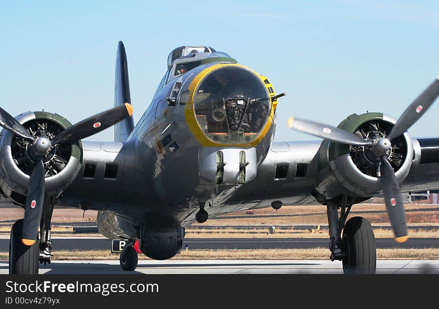 B17 world war 2 bomber