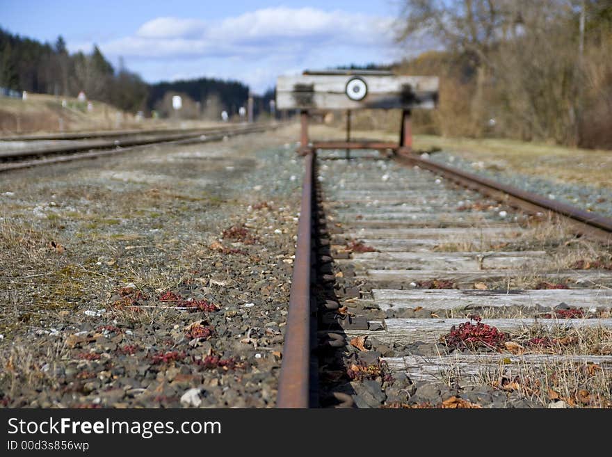 A photo of the end of a railway line (symbolic). A photo of the end of a railway line (symbolic)