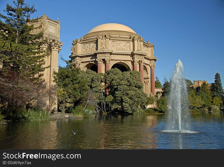 The fountain at the Palace of Fine Arts in San Francisco, CA