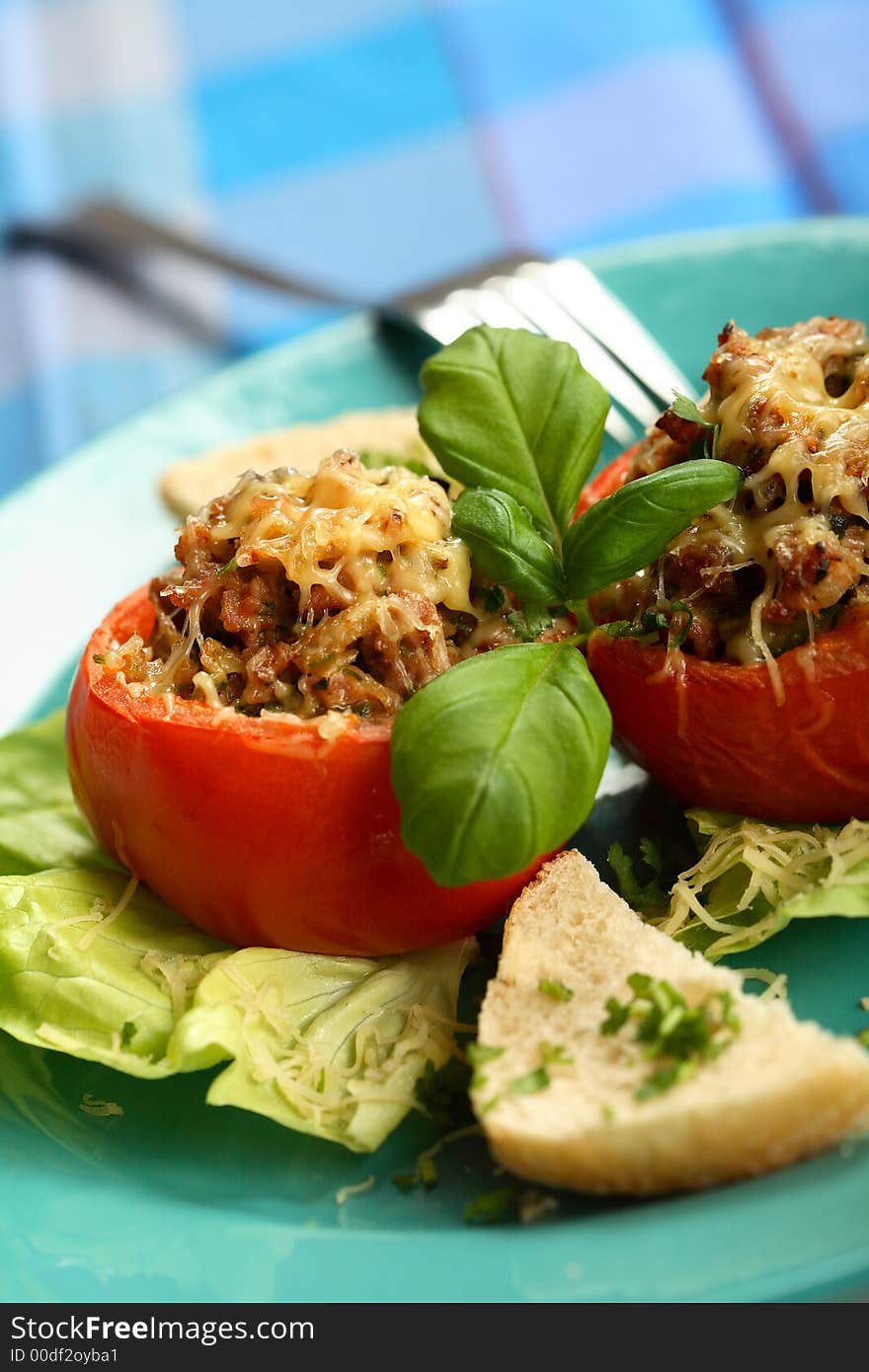 Sauerkraut and beckon in the tomatoes