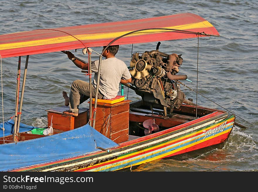 Long tail boat