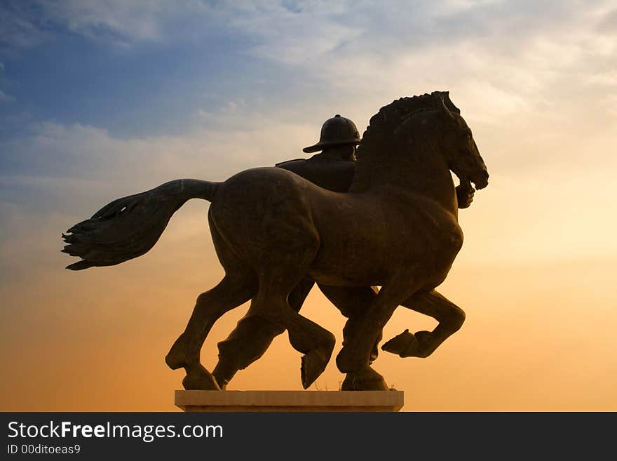 Toward the victory is a photo of a monument dedicate to fallen in Africa war. It is a Sicilian monument in Siracuse city.