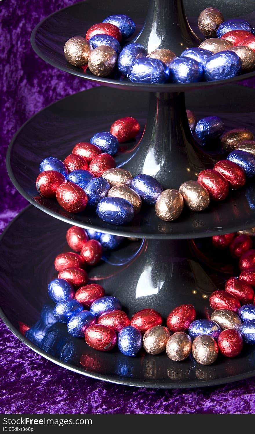 Chocolate easter eggs in a staged bowl