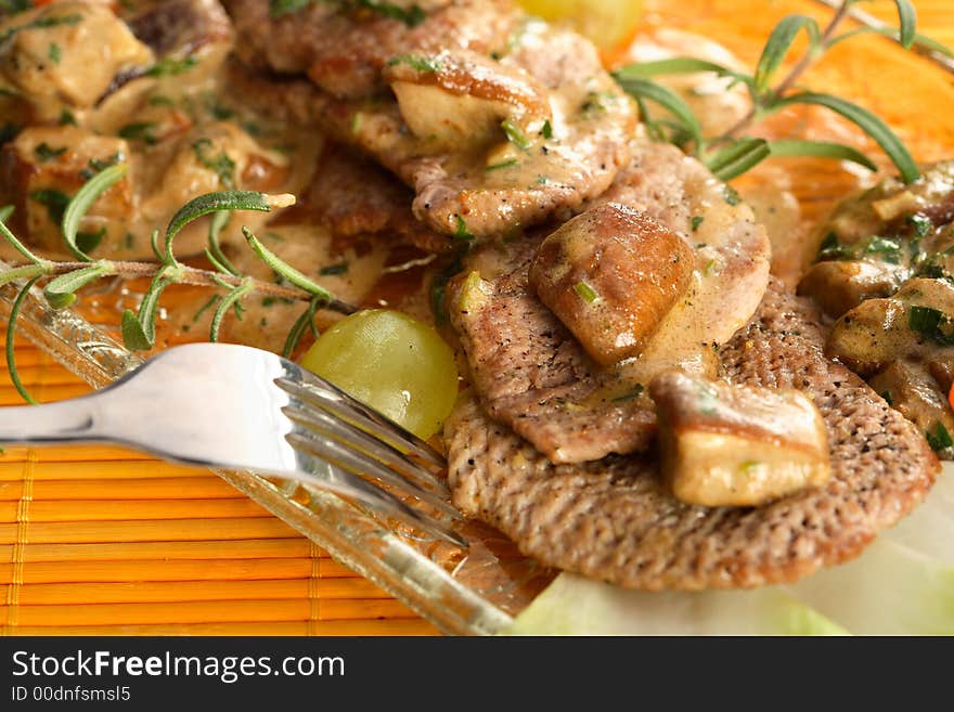 Oven veal with mushrooms