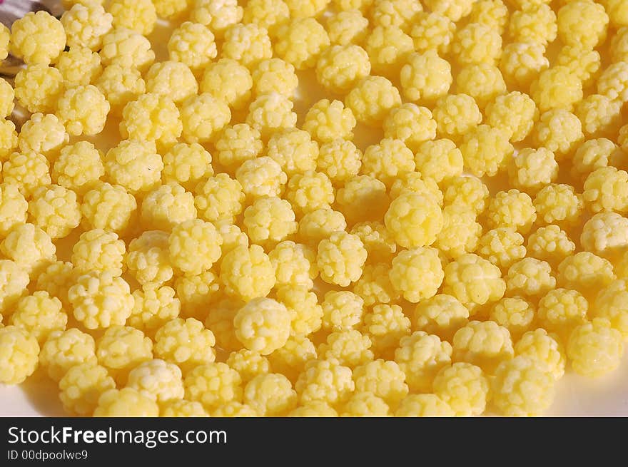 Small yellow candies like pollen