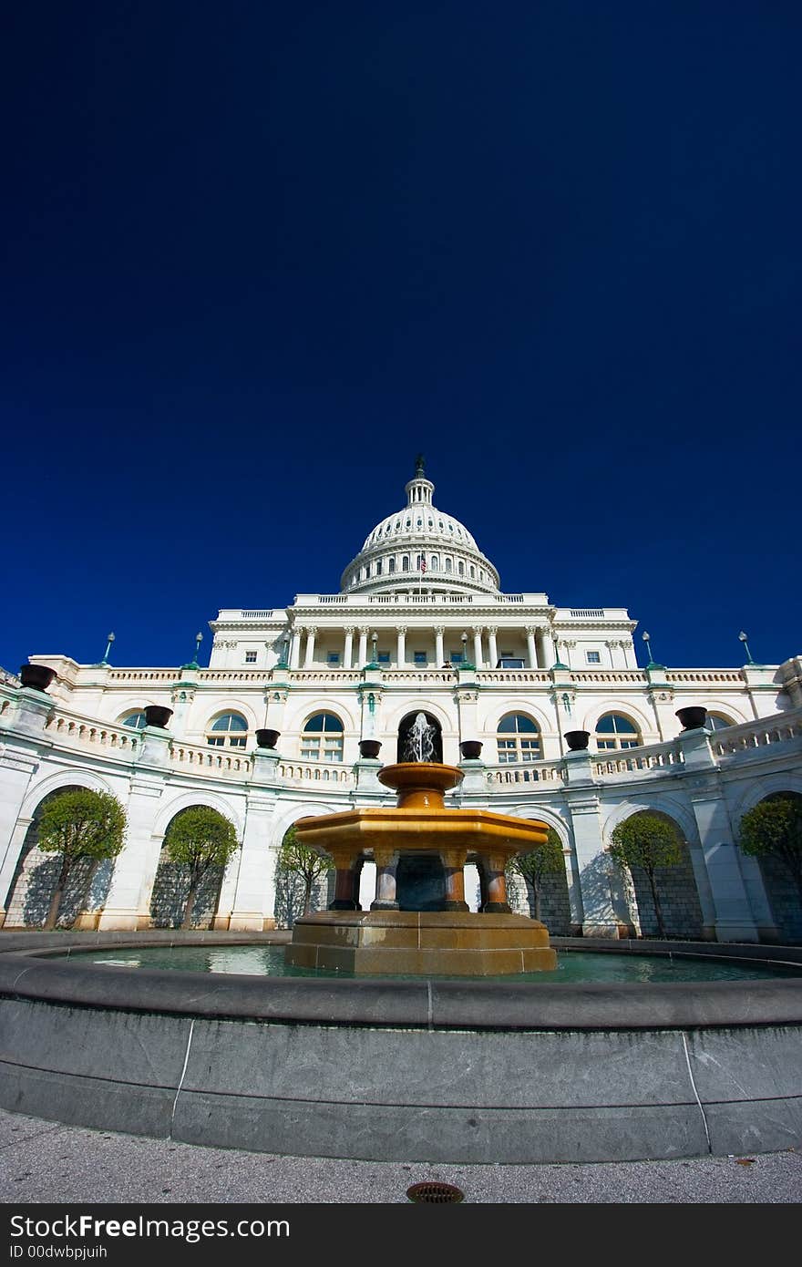 U.S. Capitol on a sunny spring