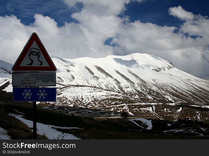 Castelluccio /winter landscape