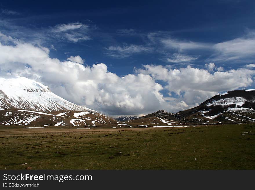 Castelluccio /winter landscape