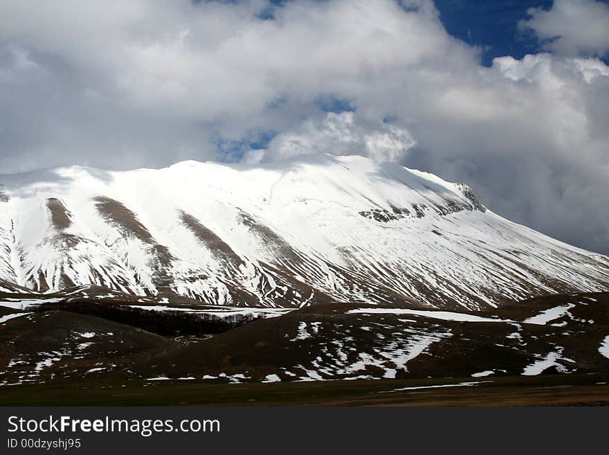 Castelluccio /winter landscape