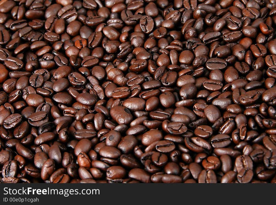 Dark browwn Coffee beans with selective depth of field