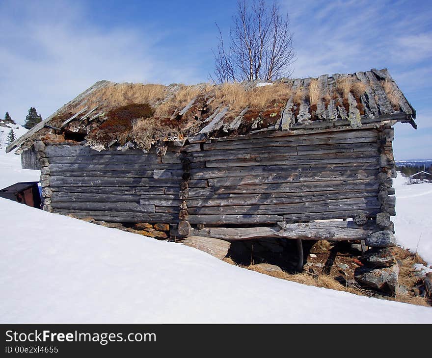 This old barn is slowly falling down. Golsfjellet, Norway.