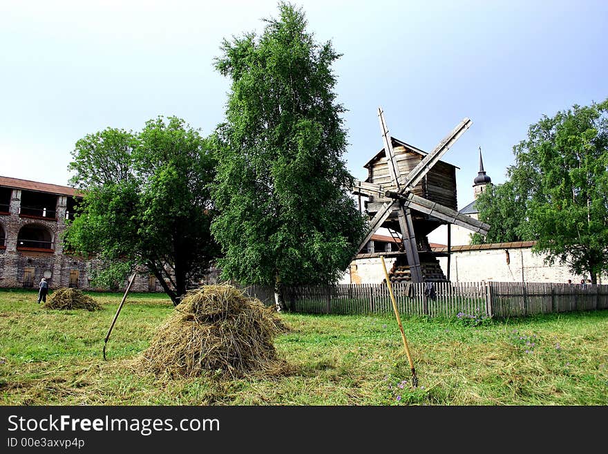 Monastery (Kirillo-Belozersky)