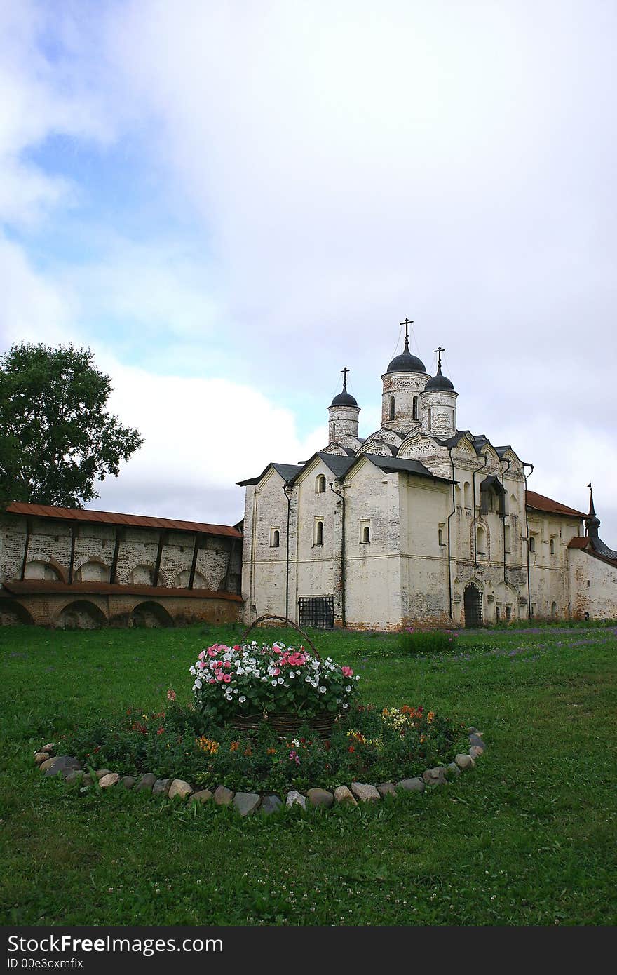 Monastery (Kirillo-Belozersky)