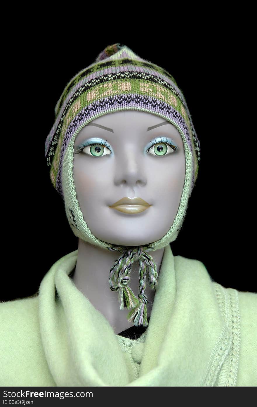 Mannequin showing alpaca hat