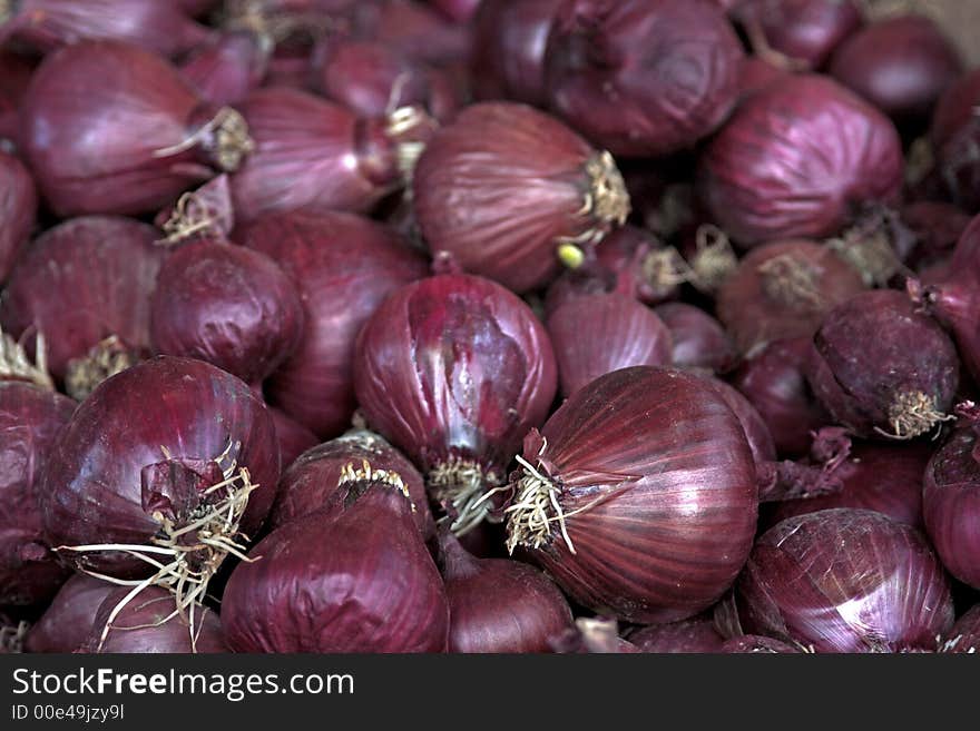 Parisian market onions