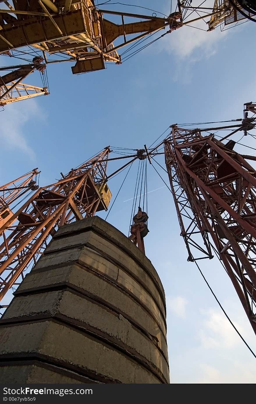 Old elevating cranes