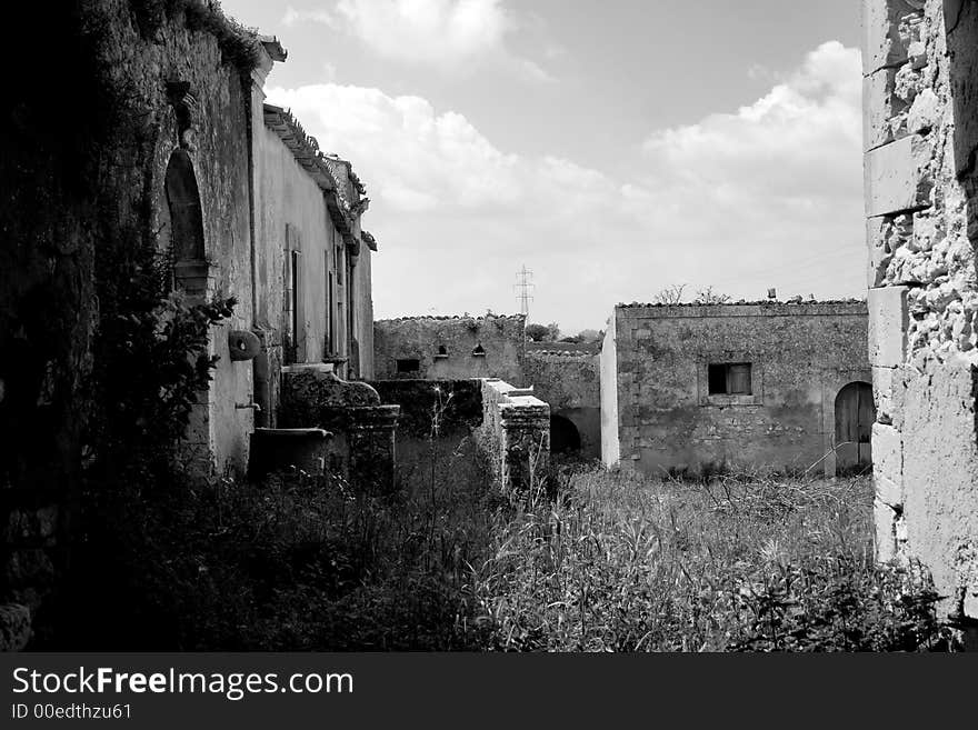 An Ancient abandoned farm in the sicilian country. An Ancient abandoned farm in the sicilian country