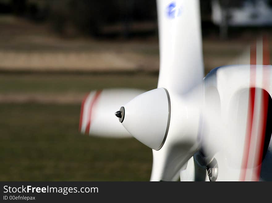 Propeller on single engine plane spinning