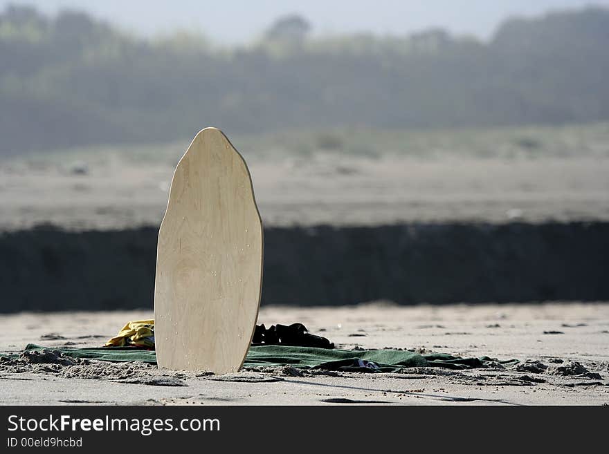 Skimming board