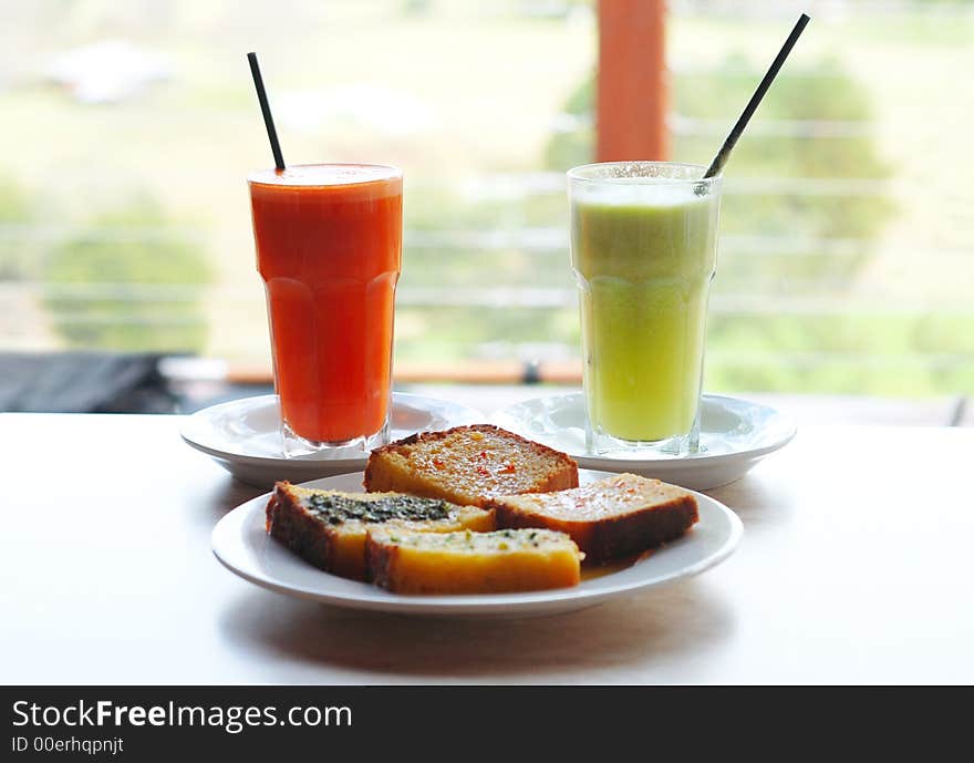 Vegetable Juice & Corn Bread