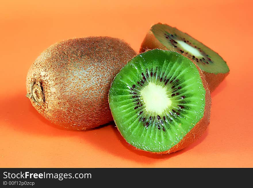 Kiwi fruit cut in half