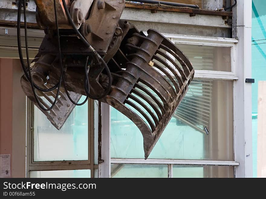 Grabbing jaws on a mechanical demolition machine. Grabbing jaws on a mechanical demolition machine