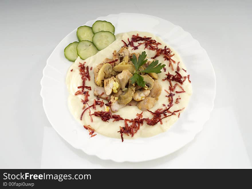 Steamed mushrooms with smashed potatoes