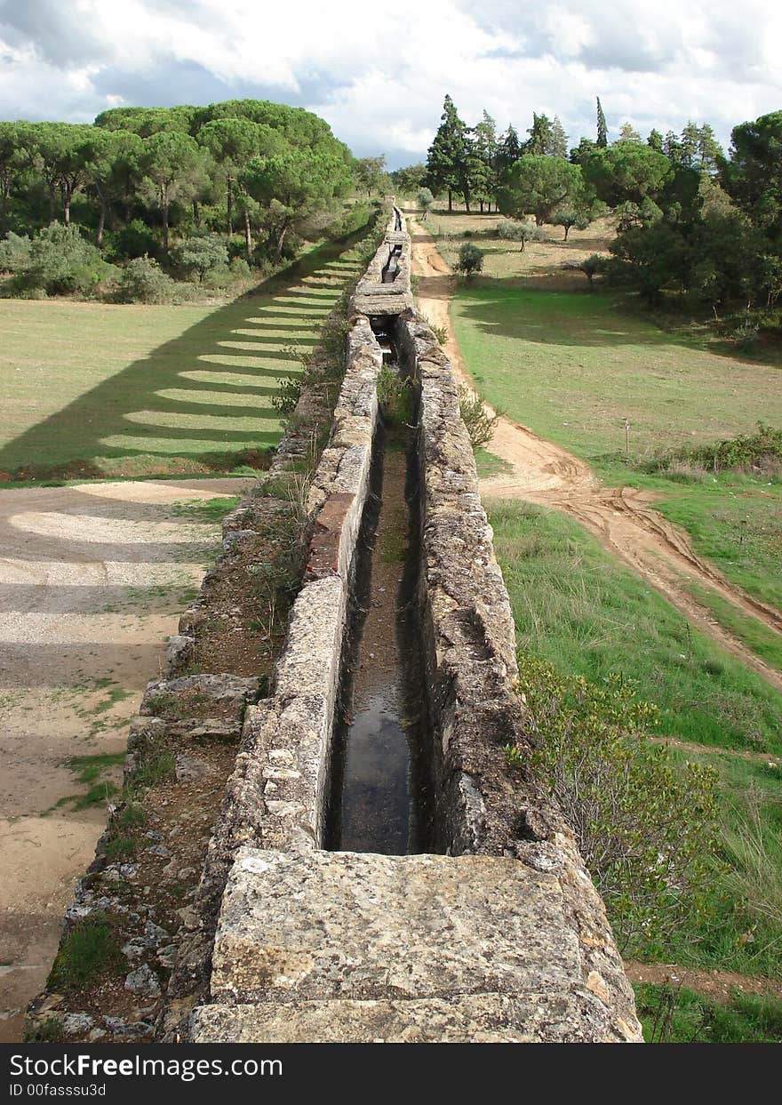 Endless aqueduct