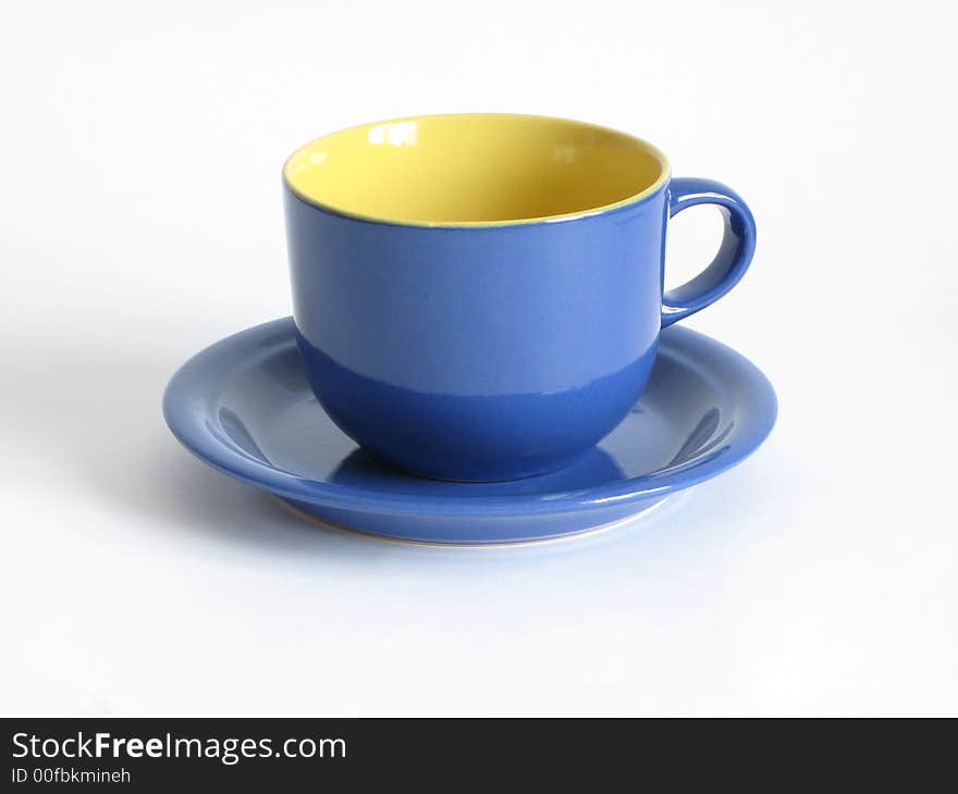 Yellow and blue cup duo