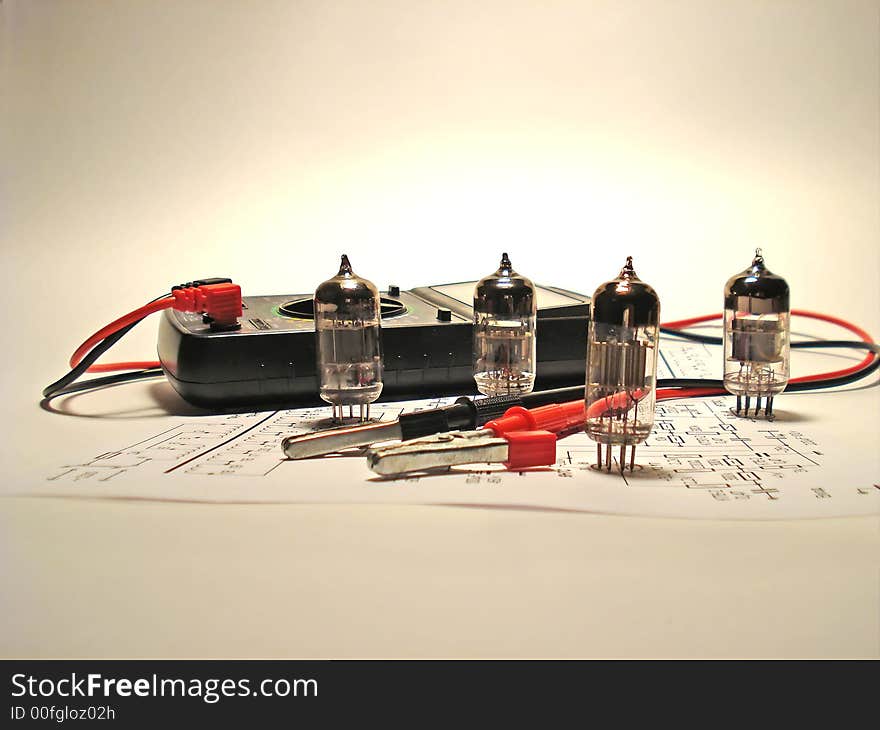 Circuit with vacuum tubes and multimeter