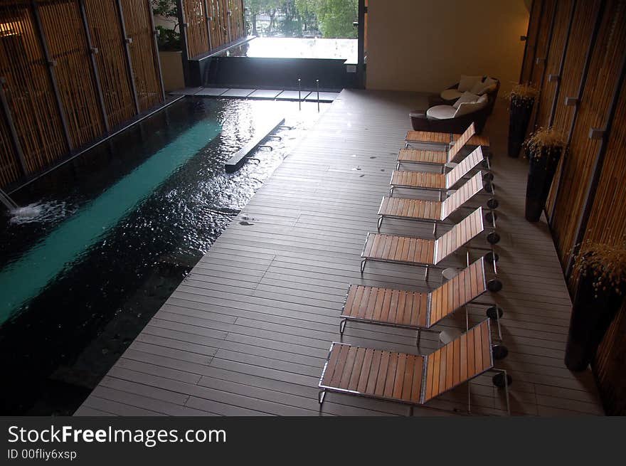 Spa pool with fountain and cha