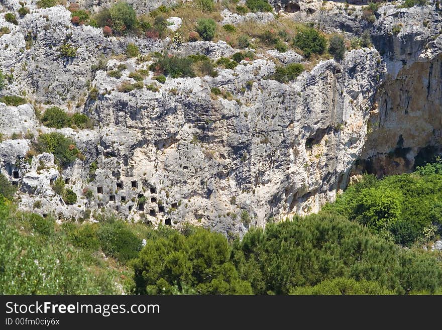 Prehistoric graves of 3000 years ago in the sicilian landscape