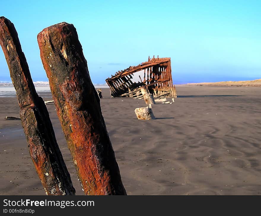 Remains of a shipwreck in Oregon in 1906. All deckhands survived. Remains of a shipwreck in Oregon in 1906. All deckhands survived.