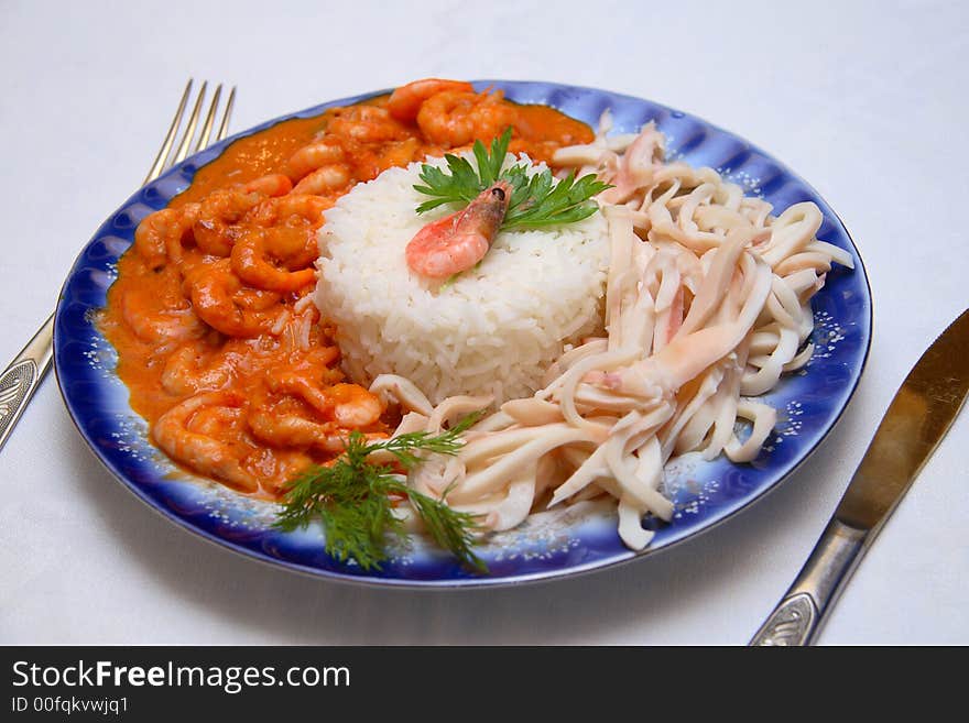 Shrimps and squids with rice