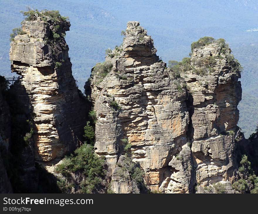 Three Sisters rock mountain in Sydney