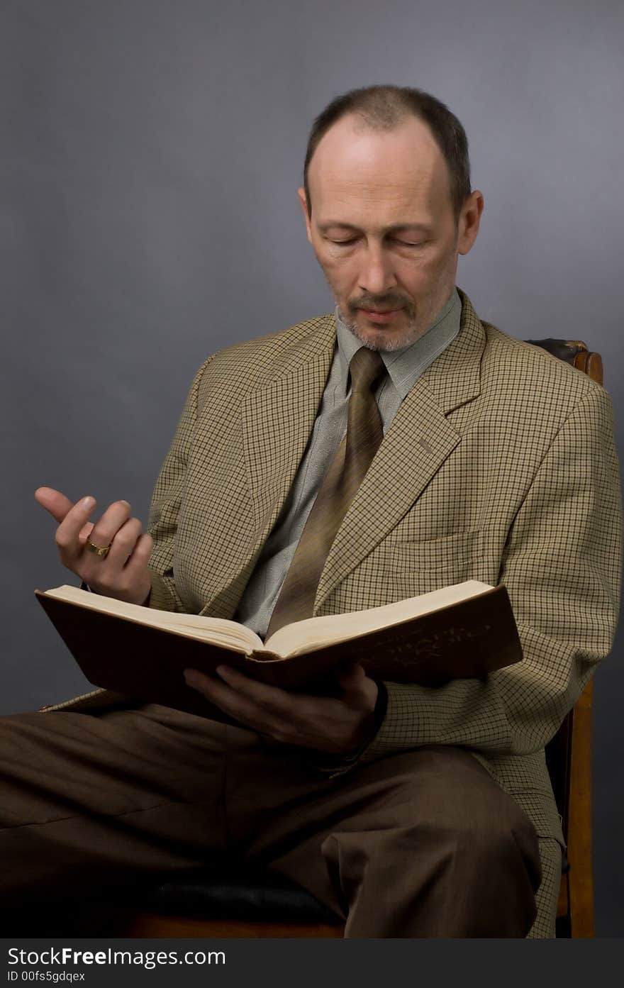 The man reads