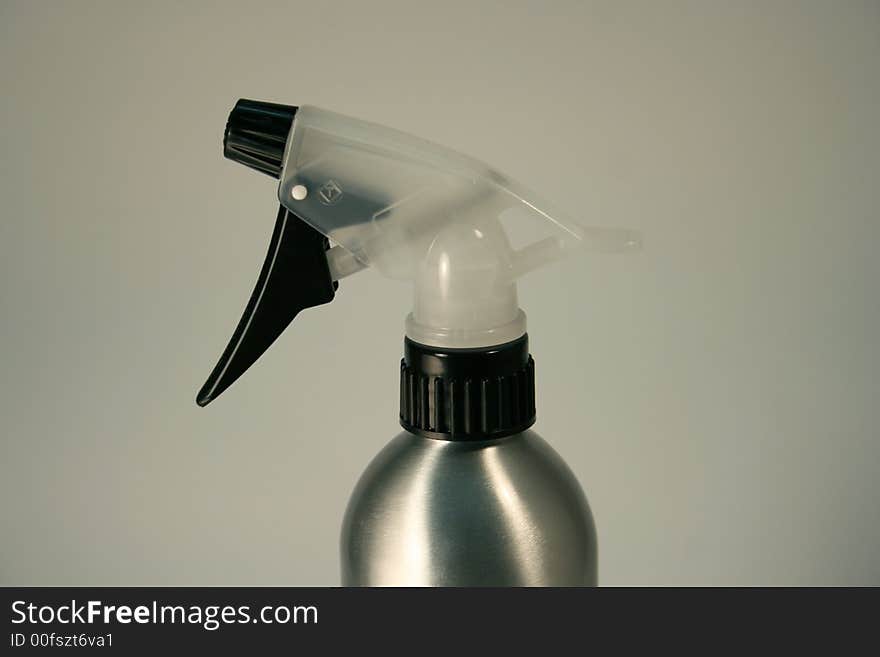 Spray bottle grip