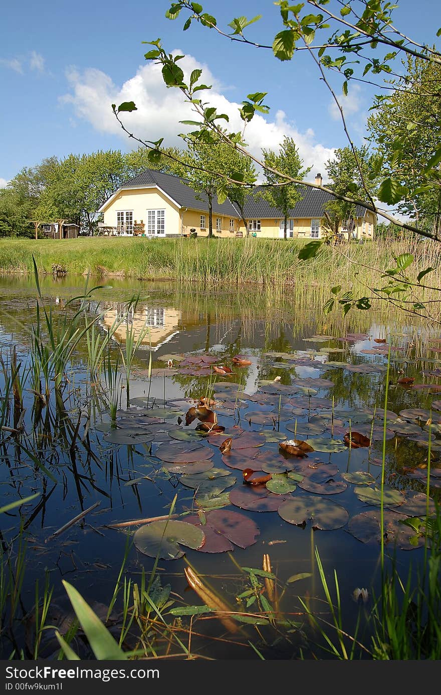 Fasion lake 2007 with old house