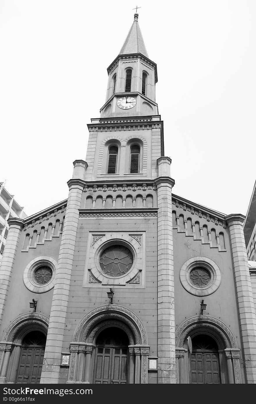 A beautiful church in the middle of Bucharest