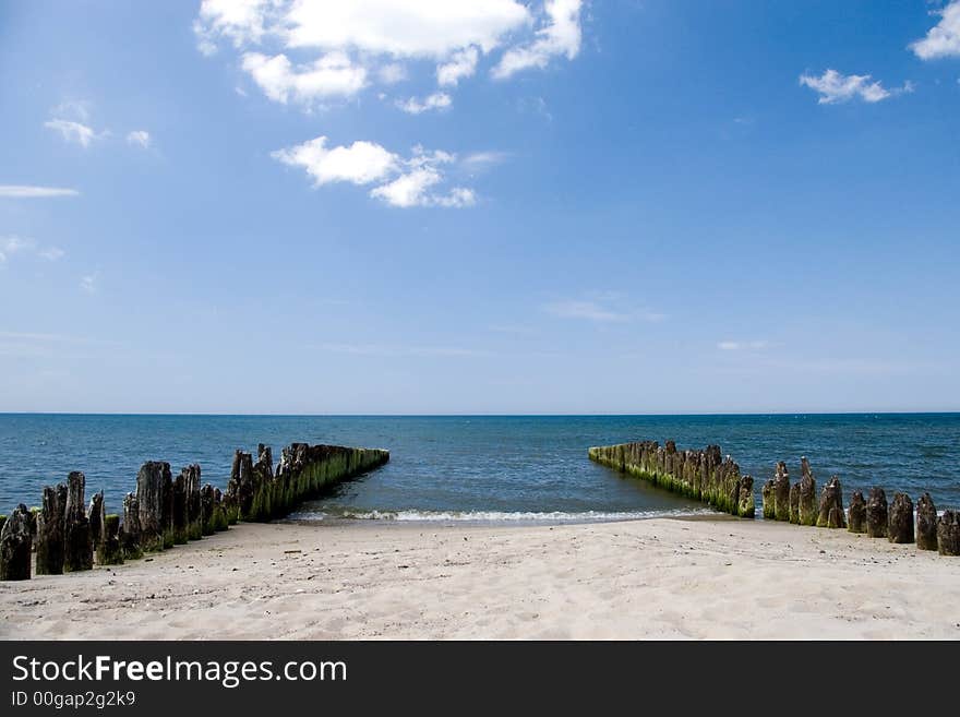 Symmetrical jetty