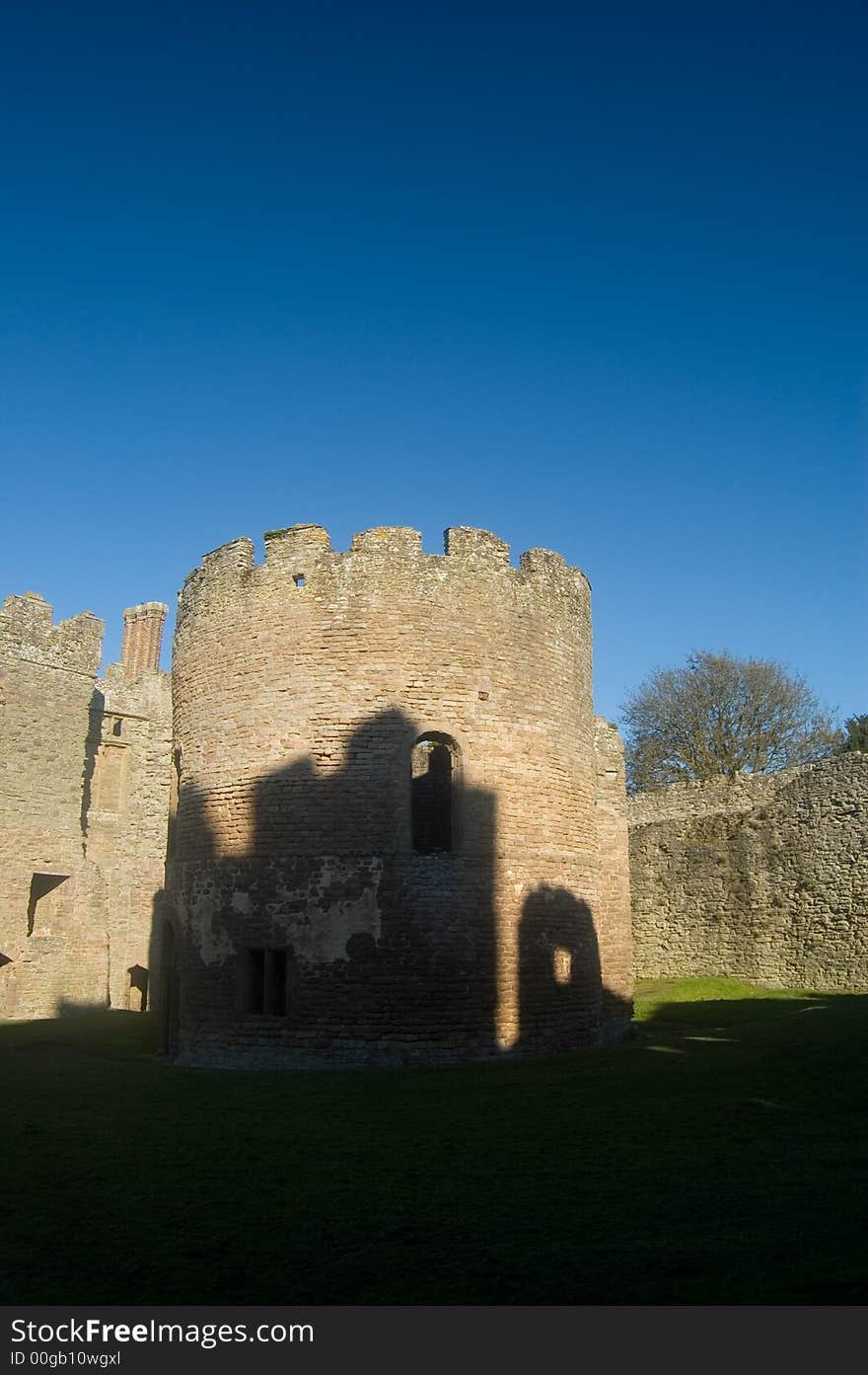 Shadow of the round tower