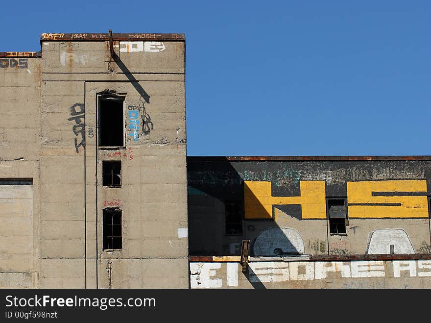 These abandoned factories are rare to find in Montreal because they convert all those buildings in condos or apartments. These abandoned factories are rare to find in Montreal because they convert all those buildings in condos or apartments