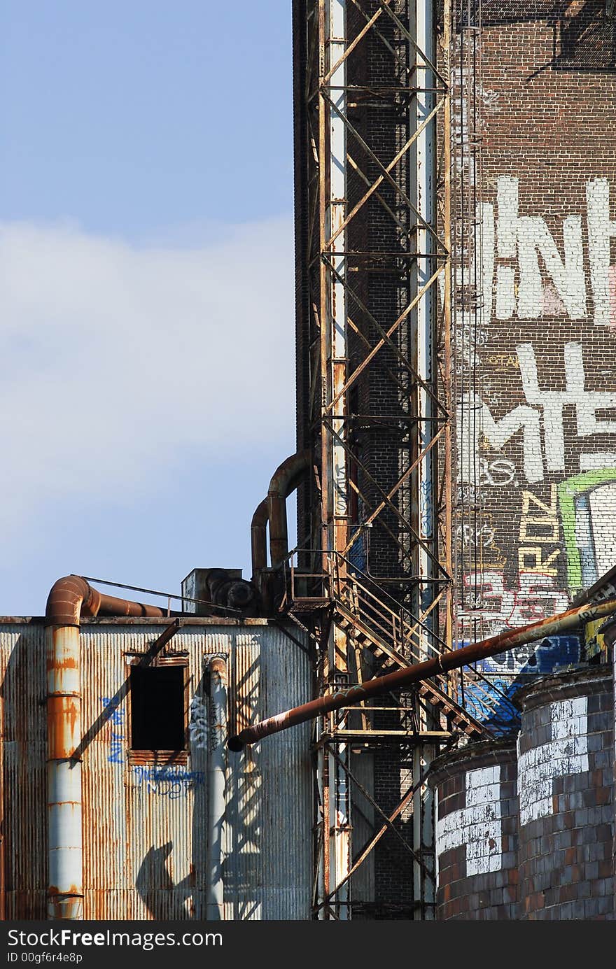 These abandoned factories are rare to find in Montreal because they convert all those buildings in condos or apartments. These abandoned factories are rare to find in Montreal because they convert all those buildings in condos or apartments