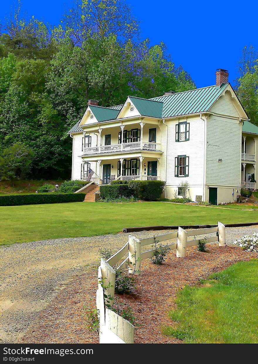 A beautiful Victorian hotel in an big park in the hills of Virginia.