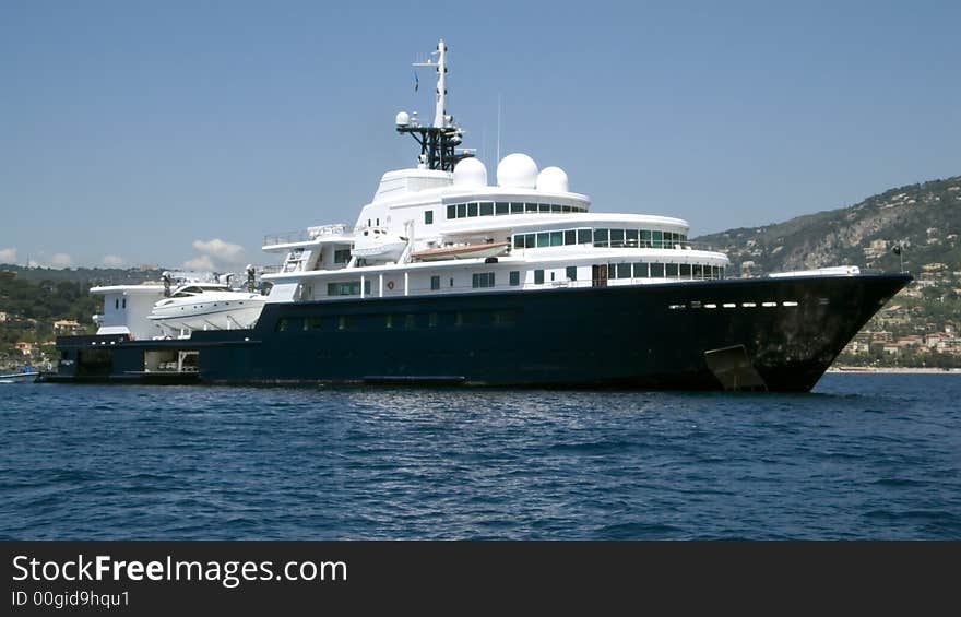 Motor yacht Le Grand Bleu a 108 m Bremer Vulkan 2000 build explorer yacht with a 21m Guy Coach and 22m dubois sail sloop. Motor yacht Le Grand Bleu a 108 m Bremer Vulkan 2000 build explorer yacht with a 21m Guy Coach and 22m dubois sail sloop