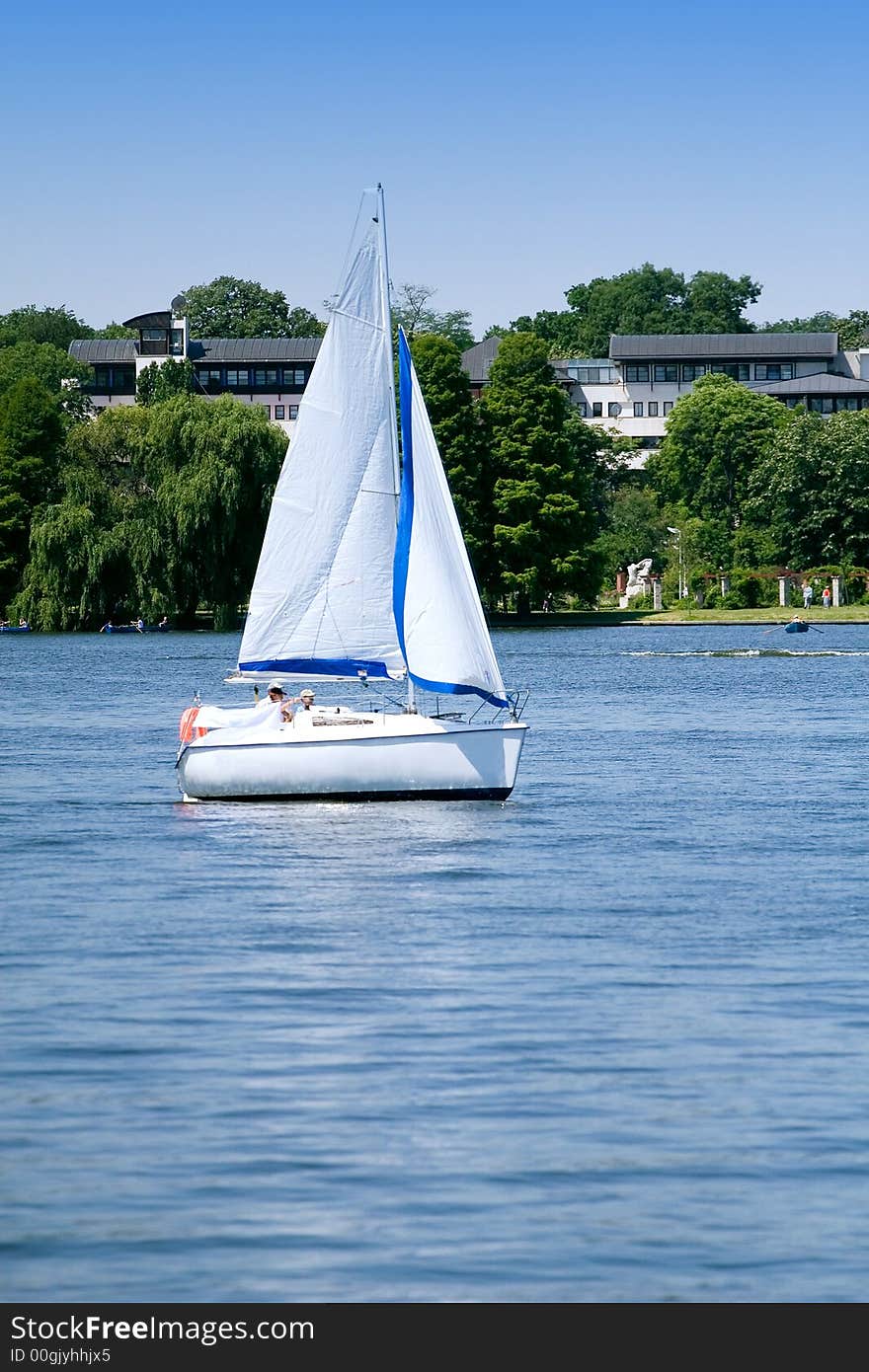 Lake sailing